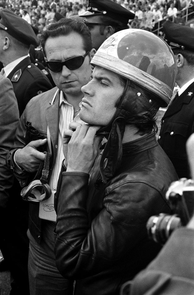 Agostini in de pits, Bestanddeelnr 922-5812