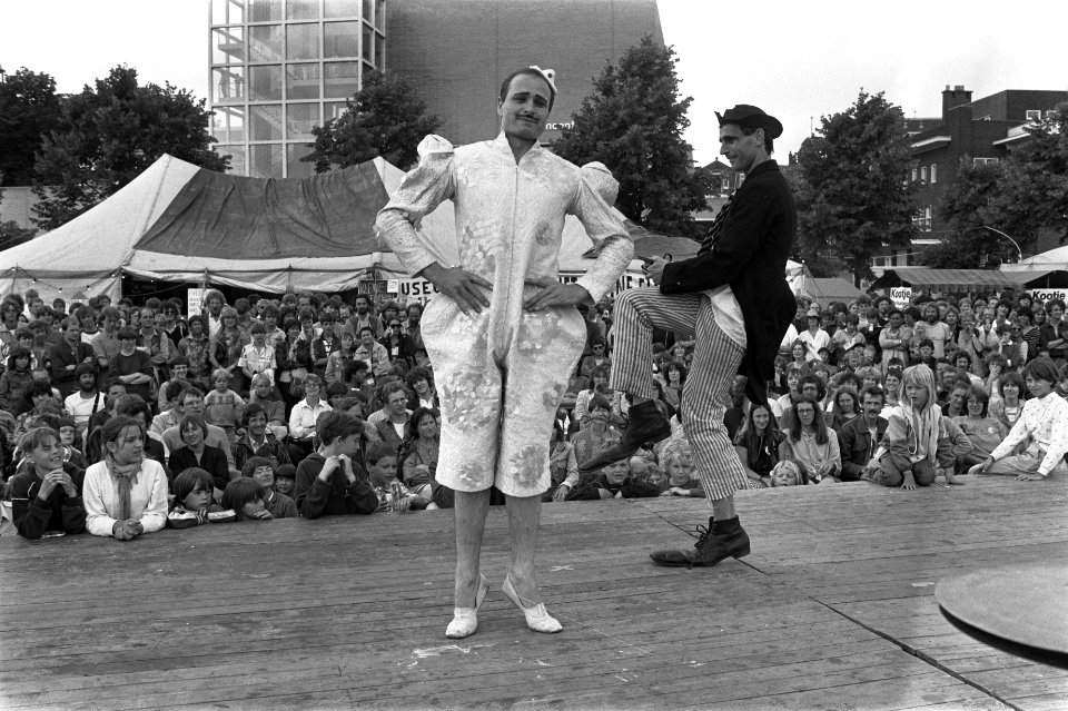 Afsluiting Festival of Fools op Museumplein, Amsterdam diversen, Bestanddeelnr 932-2083