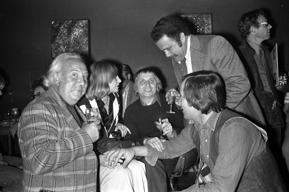 Adèle Bloemendaal geeft persconferentie, Lex Goudsmit, Adèle Bloemendaal, Leen J, Bestanddeelnr 926-3962