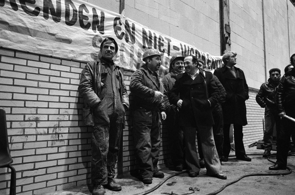 ADM-manifestatie voor het behoud van de werf buitenlandse arbeiders tijdens de m, Bestanddeelnr 933-1989