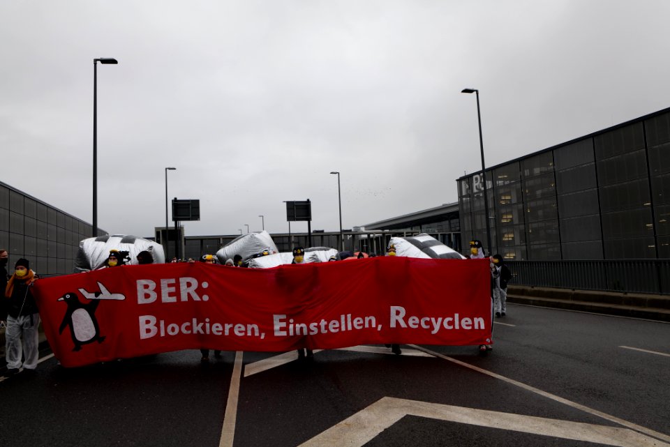 Abgehoben demonstration against BER opening 2020-10-31 81