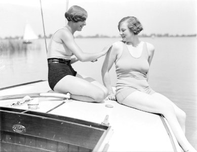 Actrice en model Cissy van Bennekom wrijft Nell (Langlais, tweede echtgenote van, Bestanddeelnr 252-0563