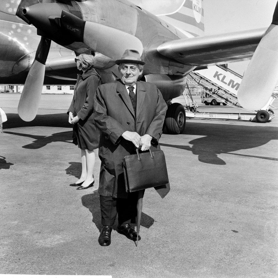 Aankomst Max Brod (schrijver) op Schiphol, Max Brod, Bestanddeelnr 918-1631