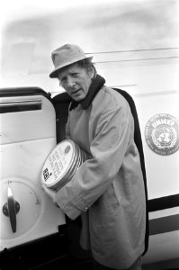 Aankomst Danny Kaye op Schiphol, Bestanddeelnr 921-8294