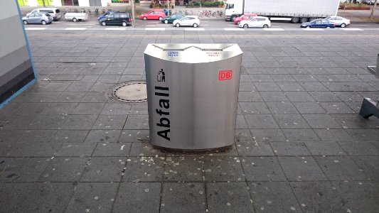 Abfallbehälter S-Bahnhof Berlin-Adlershof