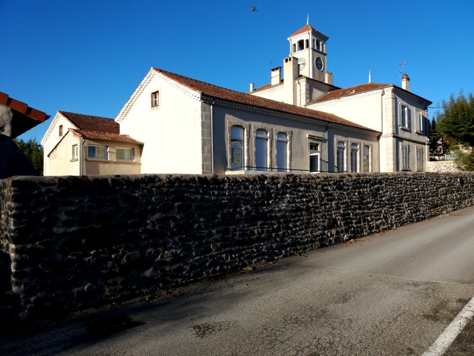 Alba-la-Romaine - Mairie côté sud