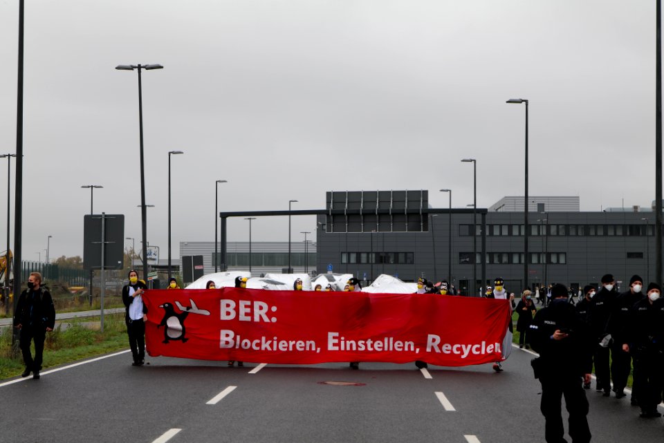 Abgehoben demonstration against BER opening 2020-10-31 99