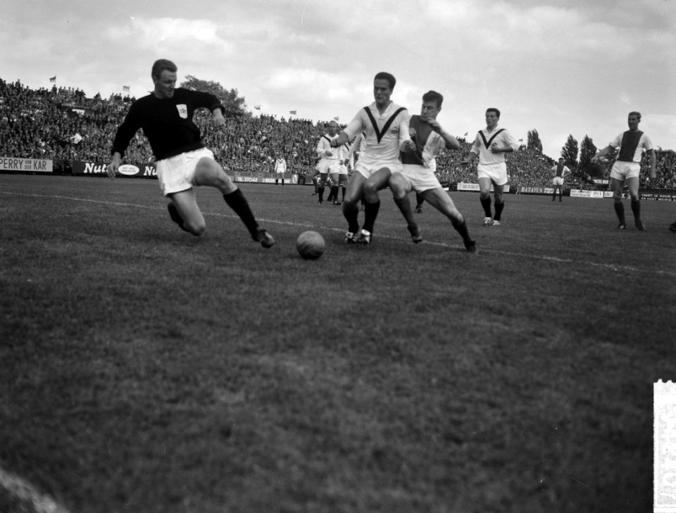 Ajax tegen Heracles 1-0, spelmoment, Bestanddeelnr 914-2407