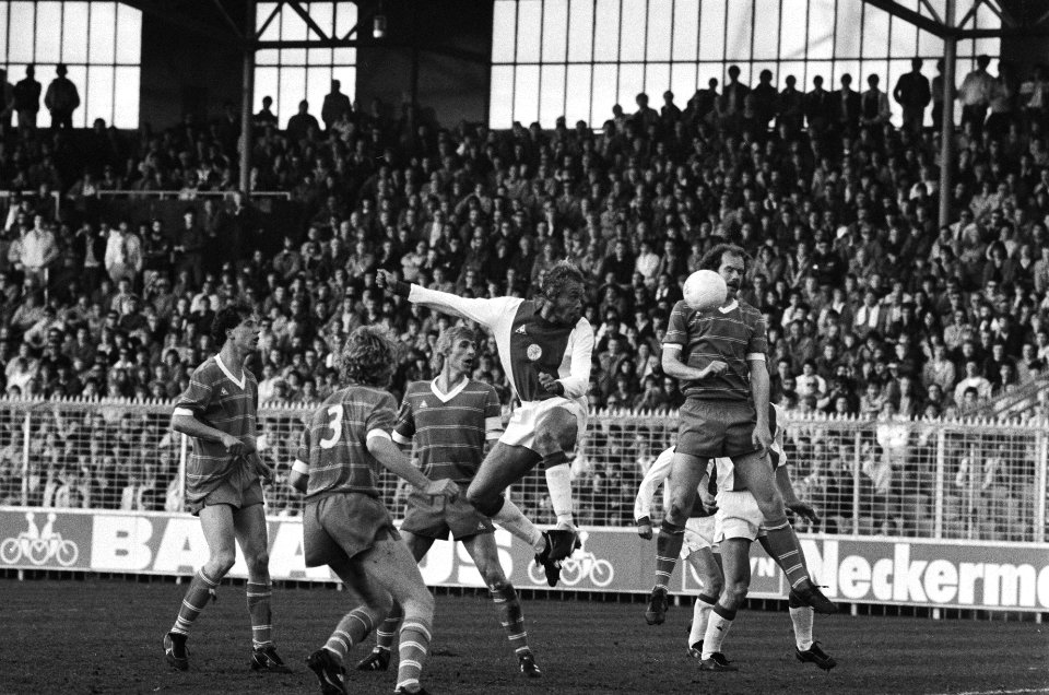 Ajax tegen NEC 5-0. 14a Dick Schoenakerin aktie, Bestanddeelnr 932-0871