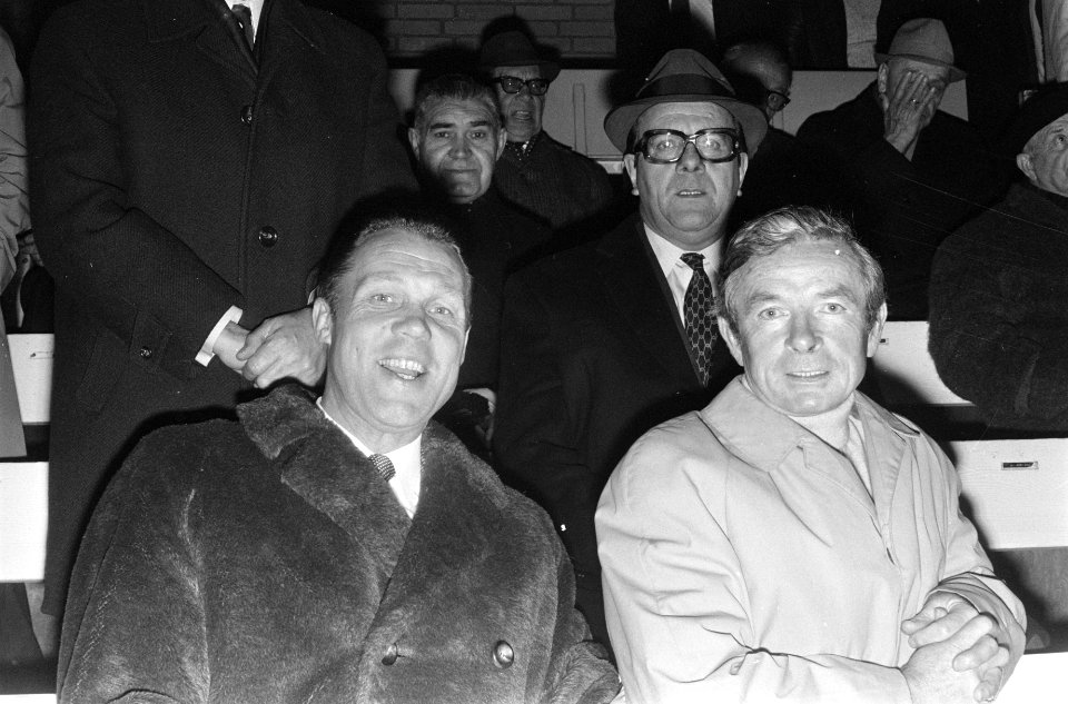 Ajax tegen NEC 1-0, kwartfinale KNVB beker , Rinus Michels en Benficatrainer Hag, Bestanddeelnr 925-4939
