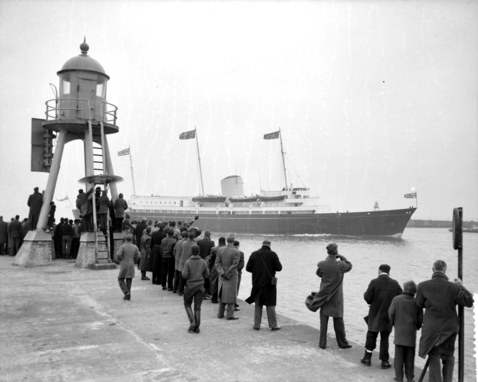 Aankomst Brittania voor IJmuiden, Bestanddeelnr 909-4277