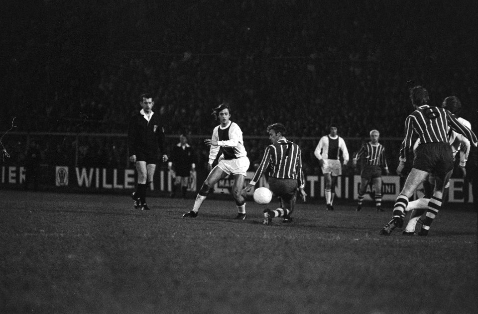 Ajax tegen PSV Cruijff in duel, Bestanddeelnr 923-9705