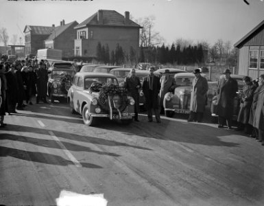 Aankomst Gatsonider Barendrecht aan de grens. Slot van de Ralley van Monte Carlo, Bestanddeelnr 903-2176