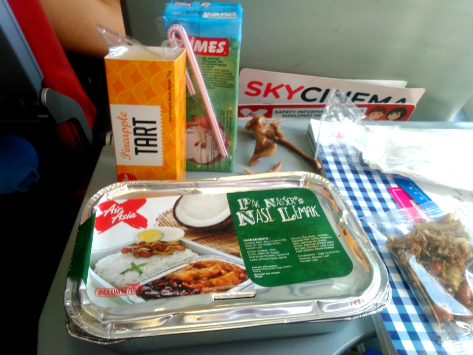 AirAsiaXPakNasserNasiLemak