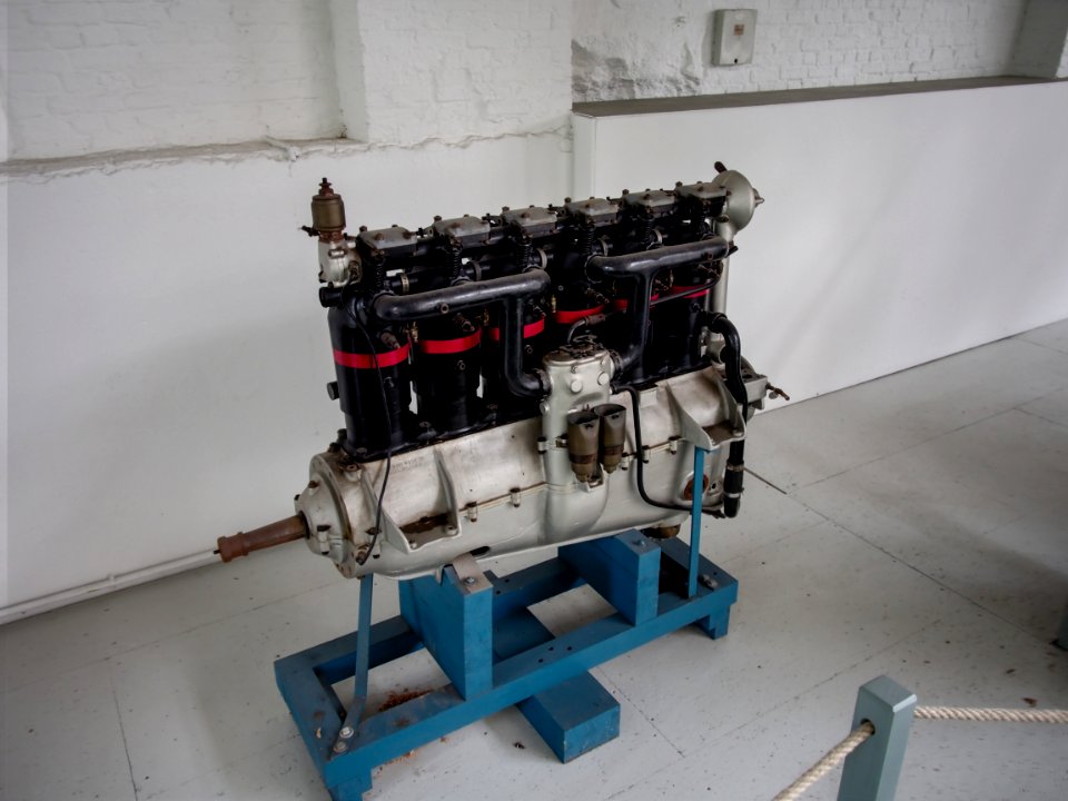 Aircraft engines at the Royal Military Museum pic1