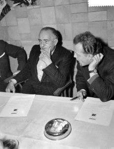 Aankomst Fritz Lang op Schiphol, Fritz Lang tijdens d persconferentie, Bestanddeelnr 910-8872