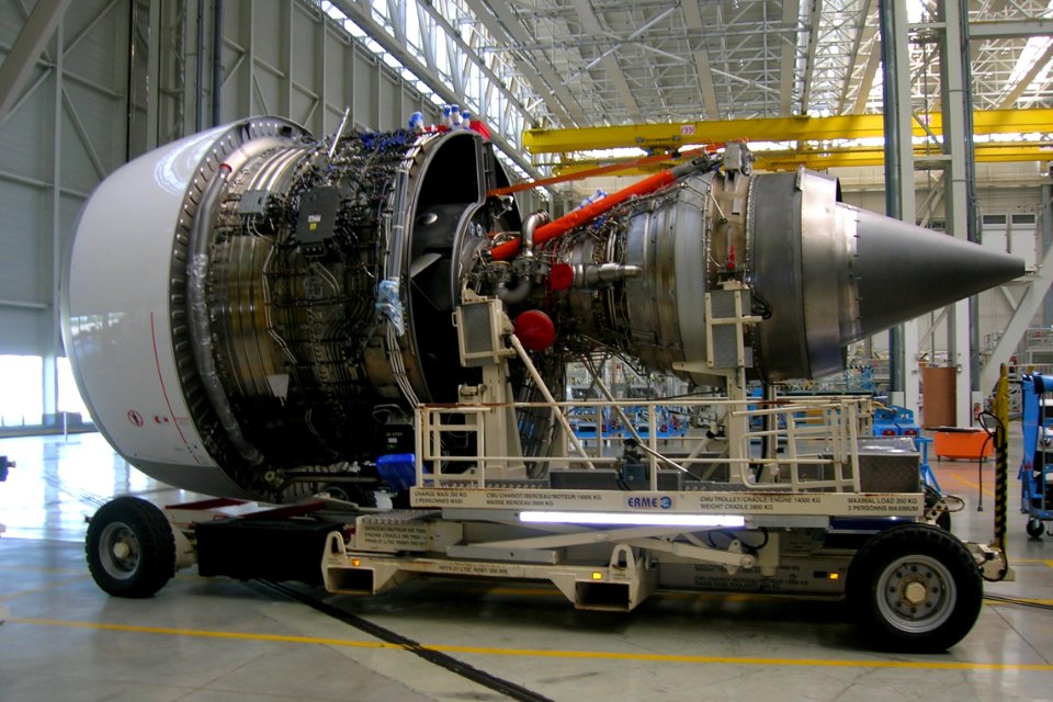 Airbus Lagardère - Trent 900 engine MSN100 (2)