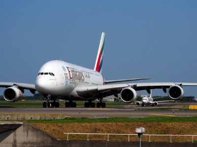 A6-EEC Emirates Airbus A380-861 - cn 110 at Schiphol (Amsterdam Airport) pic04