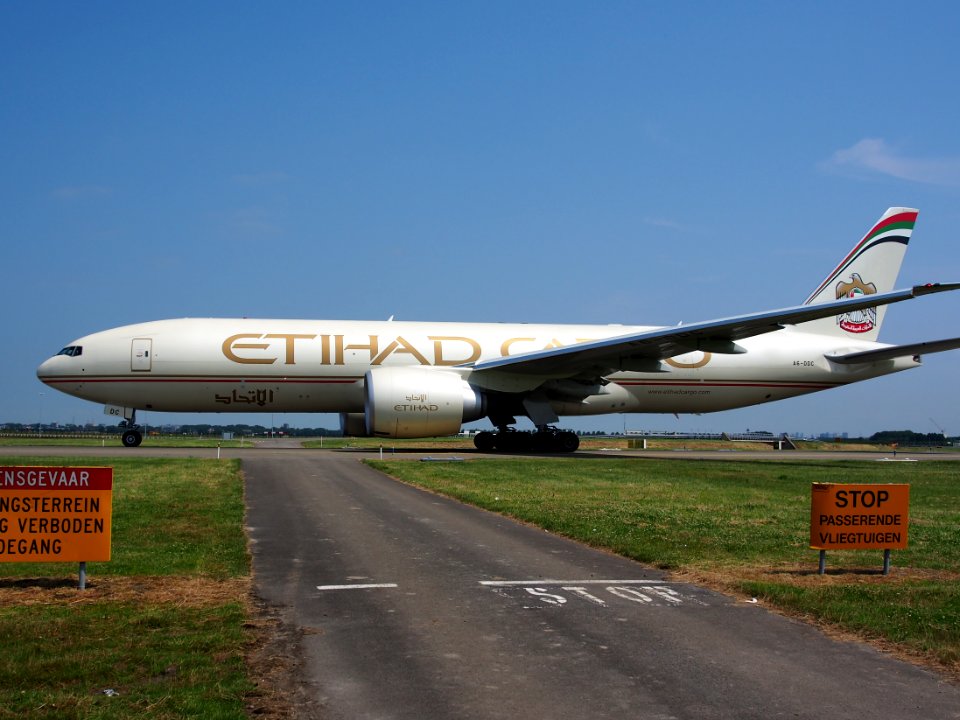 A6-DDC Etihad Airways Boeing 777-FFX - cn 39691 pic2