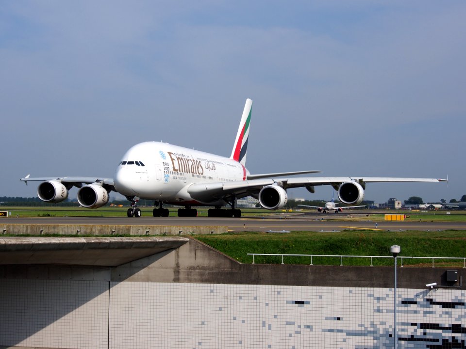 A6-EEC Emirates Airbus A380-861 - cn 110 taxiing, 25august2013 pic-003