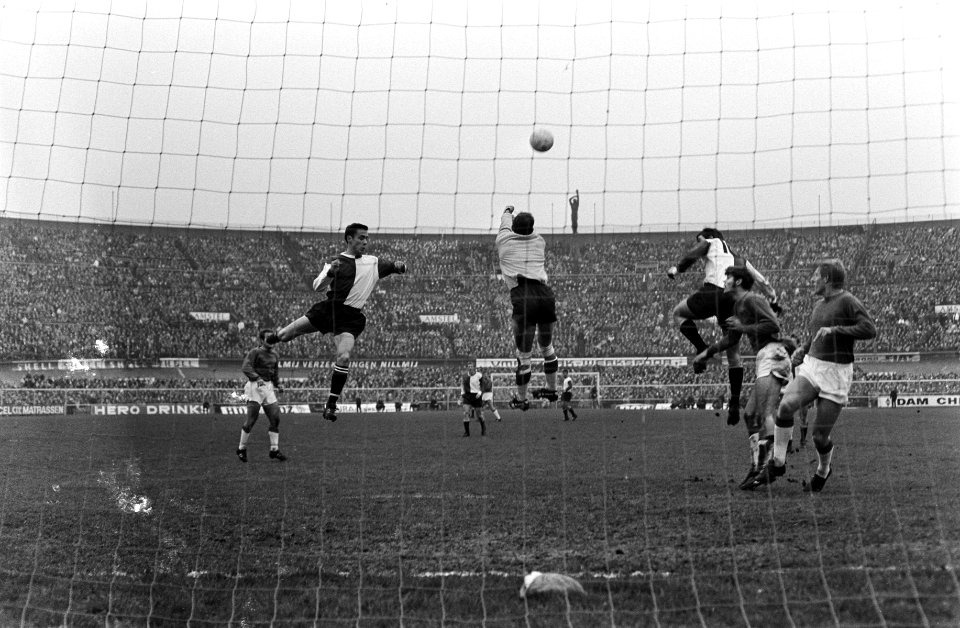 Ajax-Feijenoord 0-1 spelmoment voor het Ajax-doel, Bestanddeelnr 921-8647