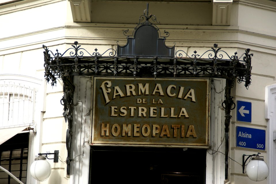 2011.10.17.084600 Farmacia la Estrella Alsina Monserrat Buenos Aires