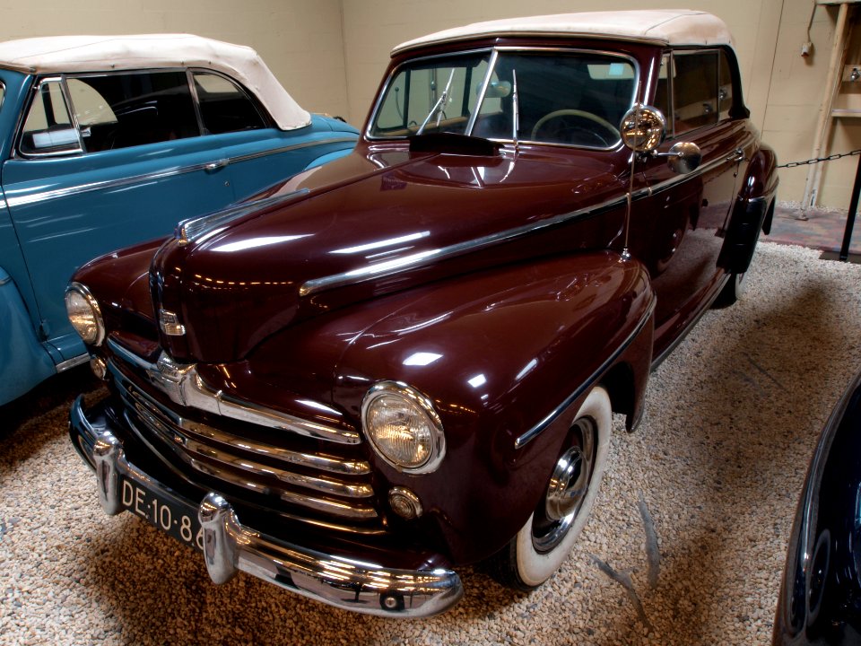 1947 Ford 76 Club Cabriolet pic4