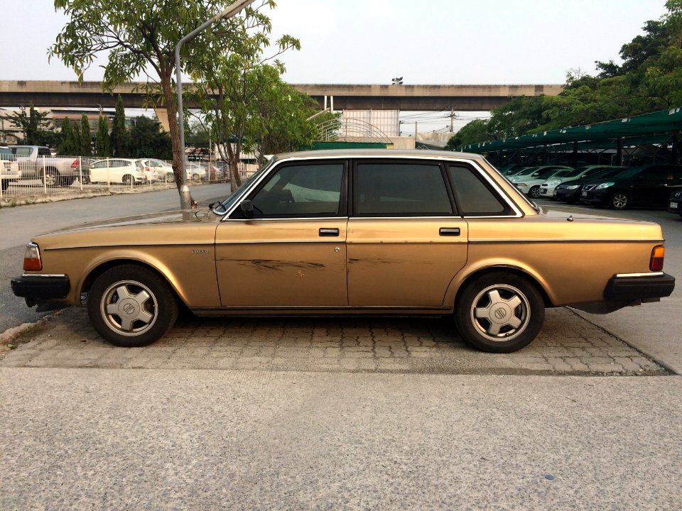 1983-1984 Volvo 244 GL Sedan (26-02-2018) 05