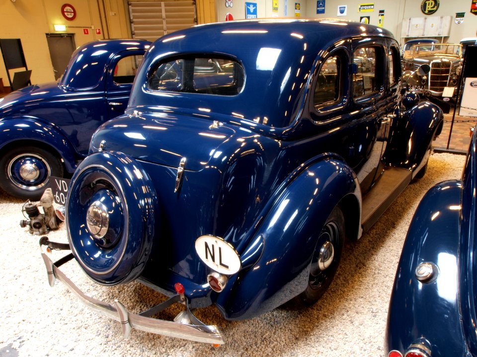 1936 Ford 730 pic4