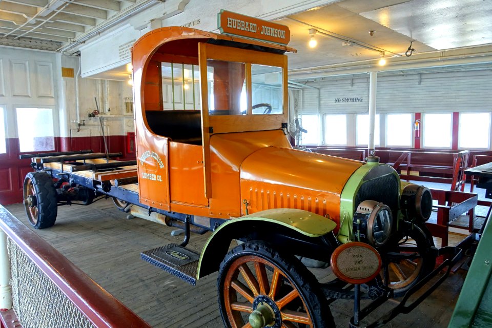 1915 Mack lumber truck - Eureka - Hyde Street Pier - San Francisco, CA - DSC02101