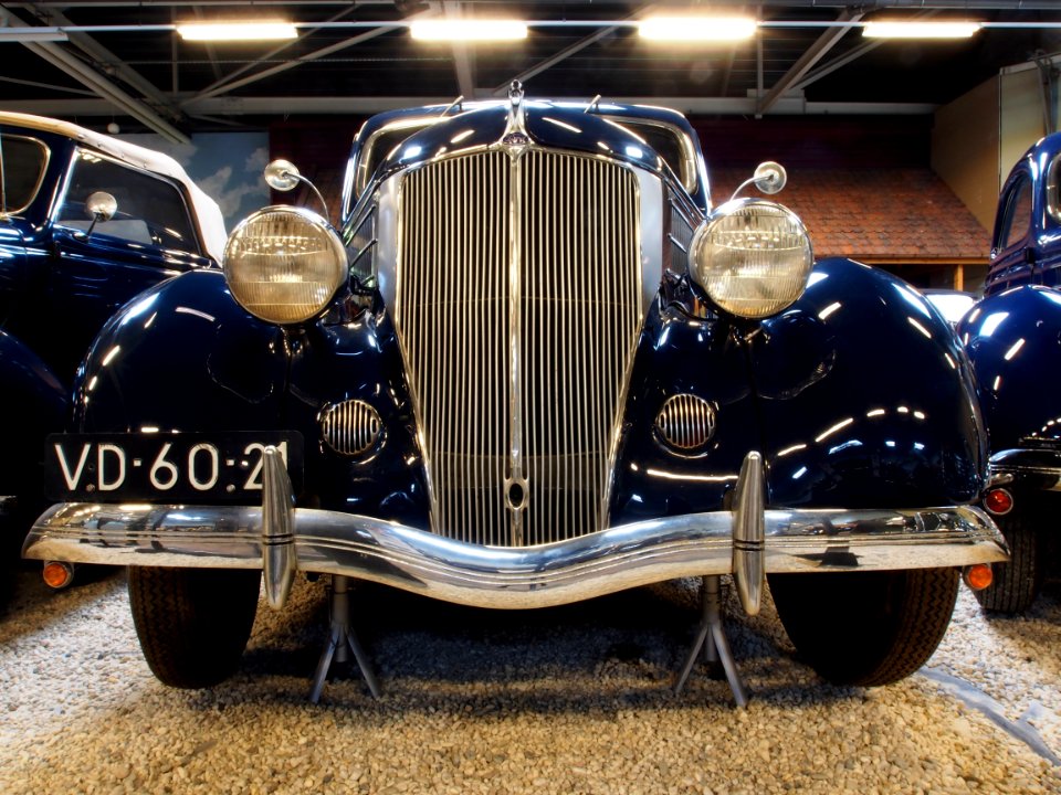 1936 Ford 730 pic1