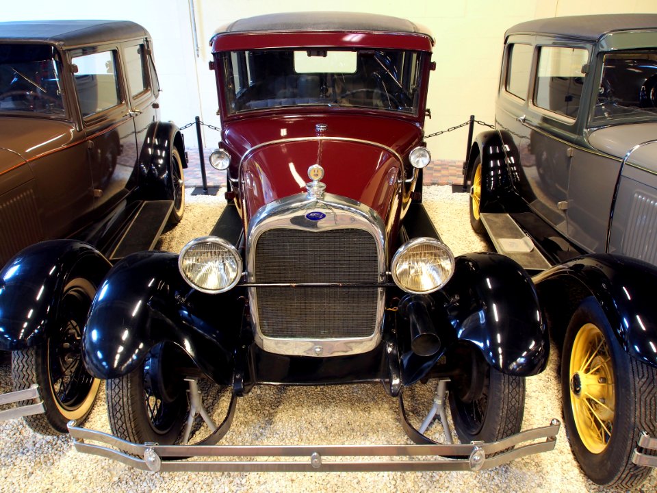 1929 Ford 165 A Fordor Sedan pic2