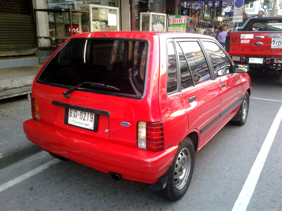1992-1993 Ford Festiva (WA) L 5-door hatchback (2019-01-20) 04