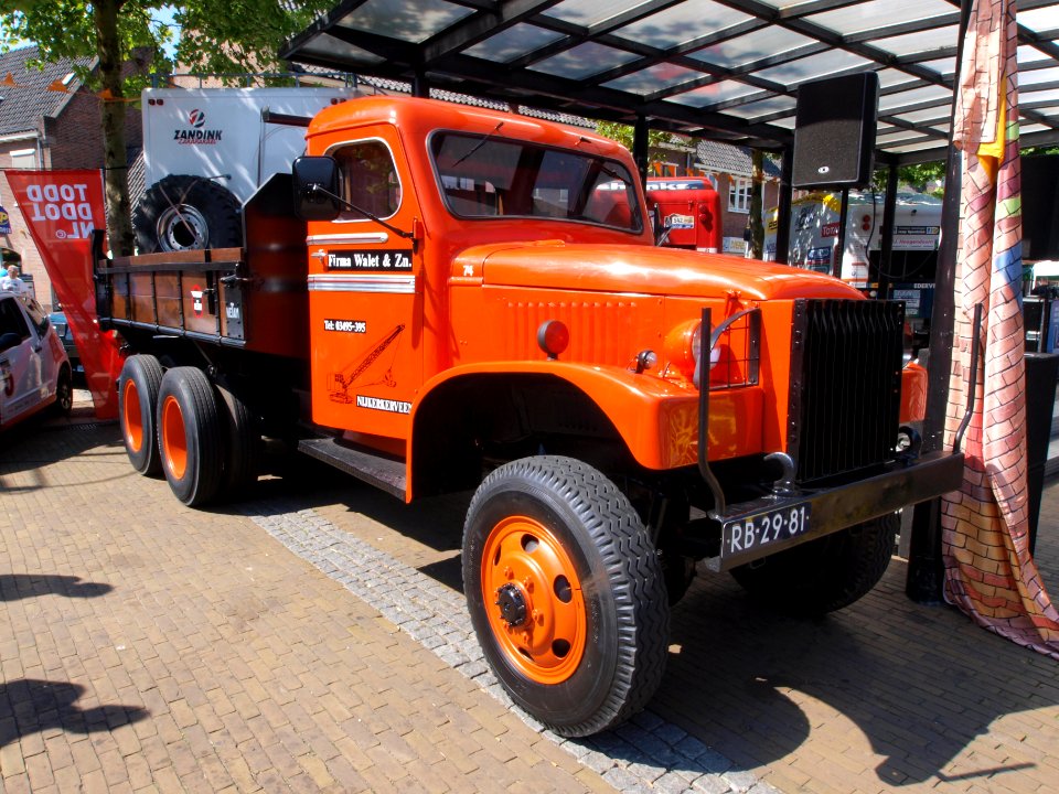 1943 GMC-MIDAS CCKW353 at the SPECIAAL Auto Evenement Nijkerk 2011, pic1