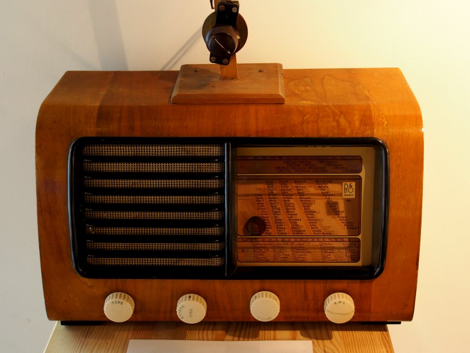 1943 B&O radia receiver in Aalborg Forsvars- og Garnisonsmuseum, pic1