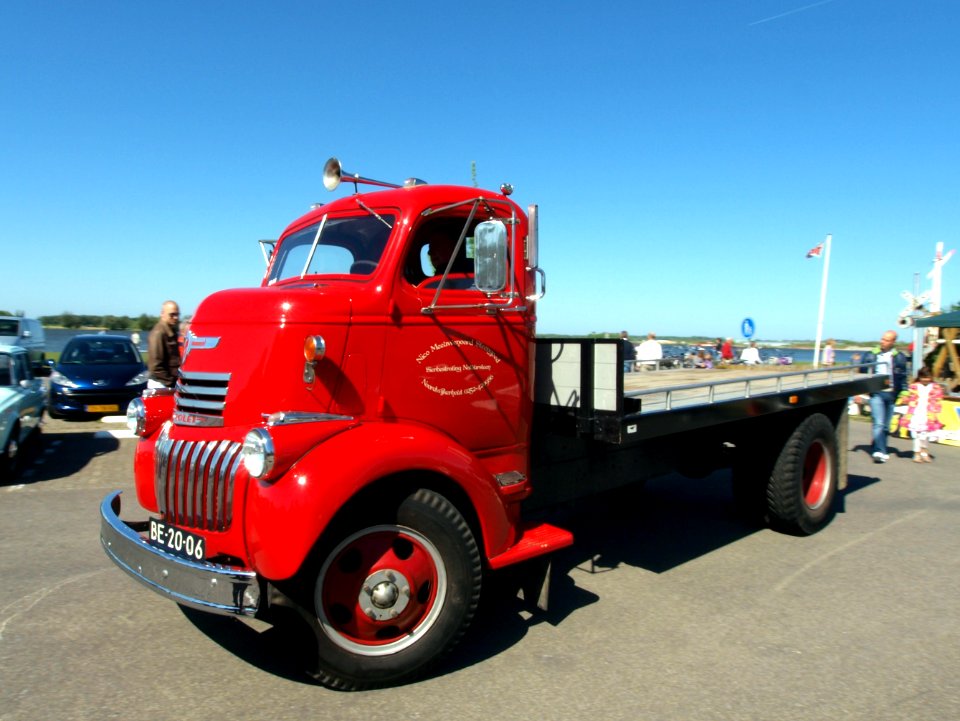 1946 Chevrolet 4600 pic2
