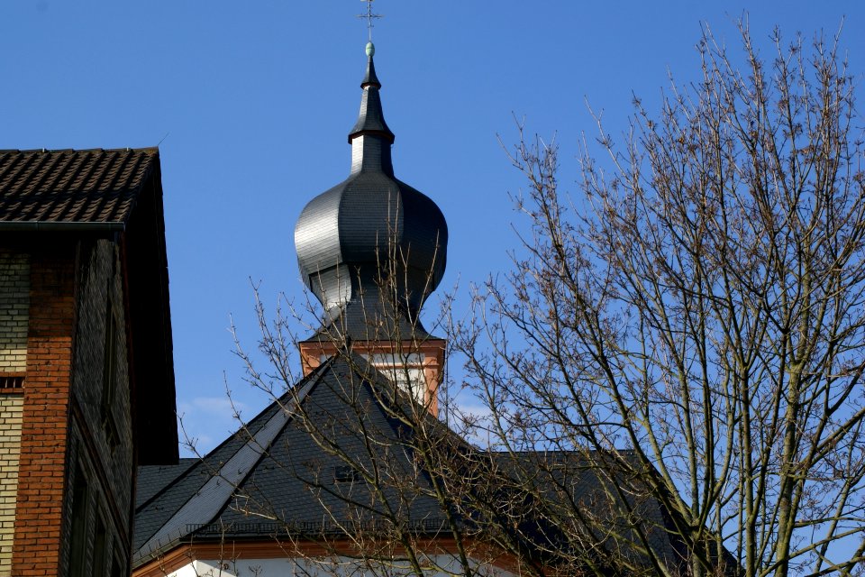 2013.04.07.170750 Zwiebelturm Magdalenenkirche Gernsheim