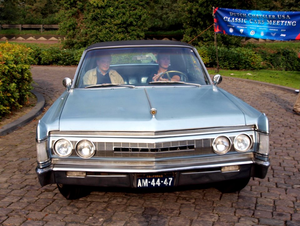 1967 Chrysler Imperial Le Baron photo-5