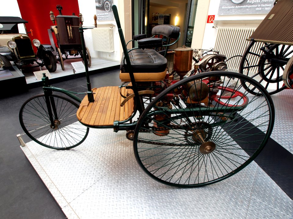 1886 Benz-Patent-Motorwagen replica pic2