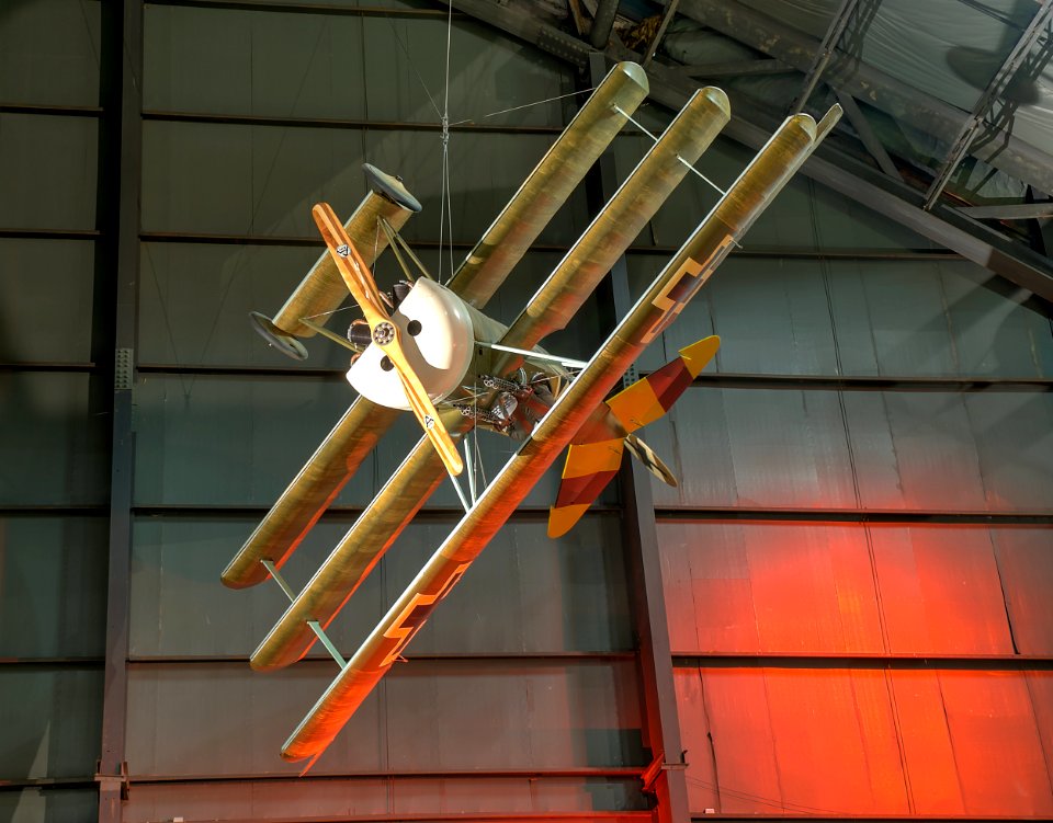 17 14 037 fokker DR1