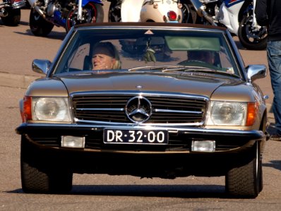 1972 Mercedes-Benz 350SL in brown, dutch registration DR-32-00-