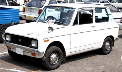 1969-1970 Daihatsu Fellow Custom sedan