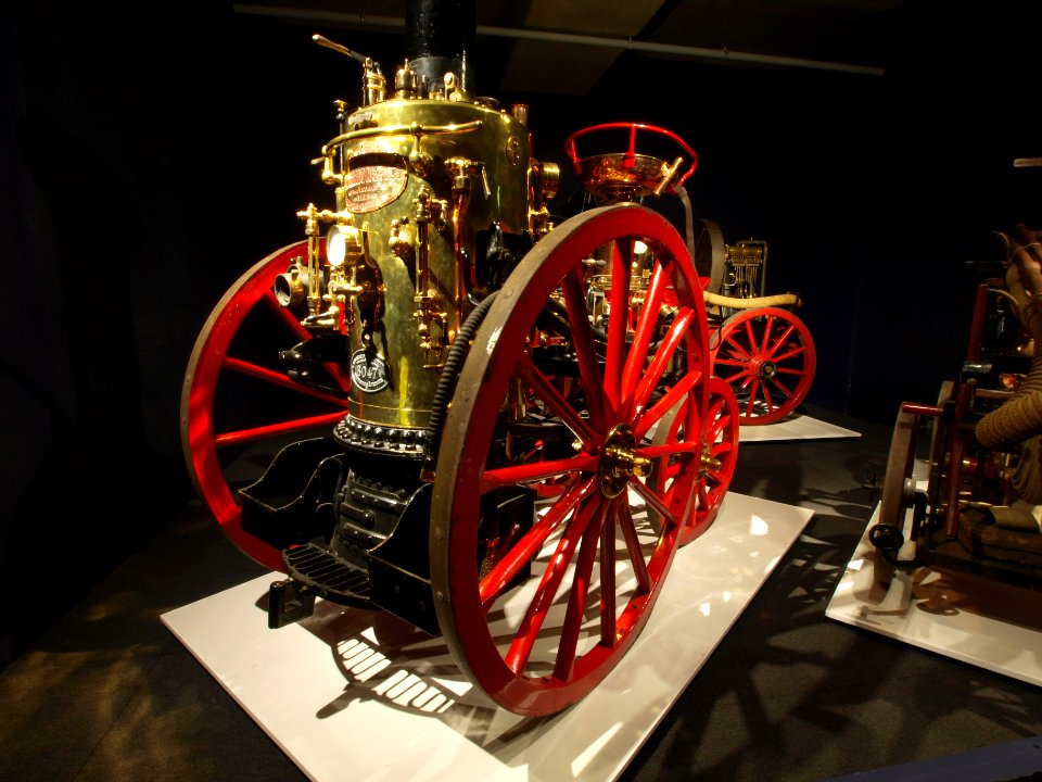 1875 Thirion Modèle No.2 Horse drawn Fire engine p1