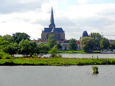 20150909 Zicht op Kampen met Bovenkerk en Koornmarktspoort