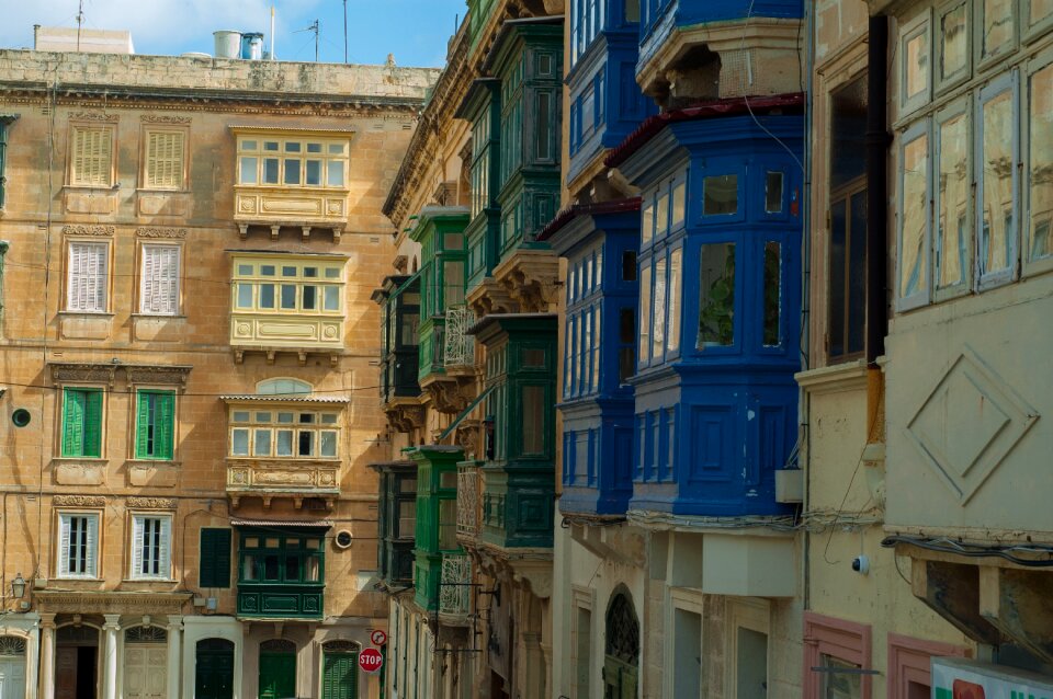 Balkony european capital history