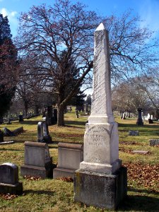 2014-12-22-South-Side-Cemetery-Daniel-Berg-01