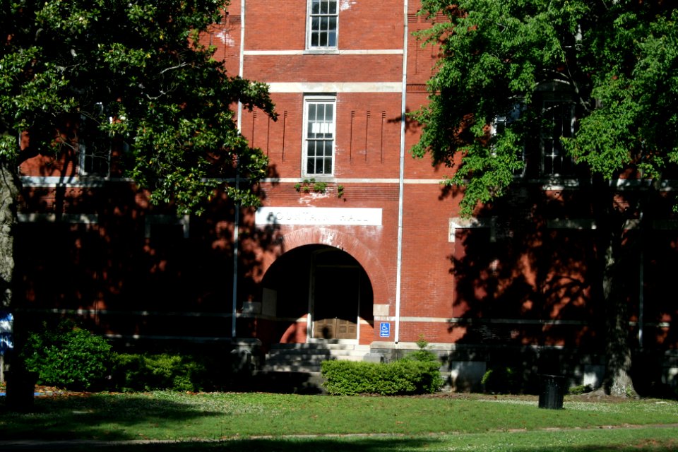 2015-05-15 Morris Brown College Fountain Hall 2