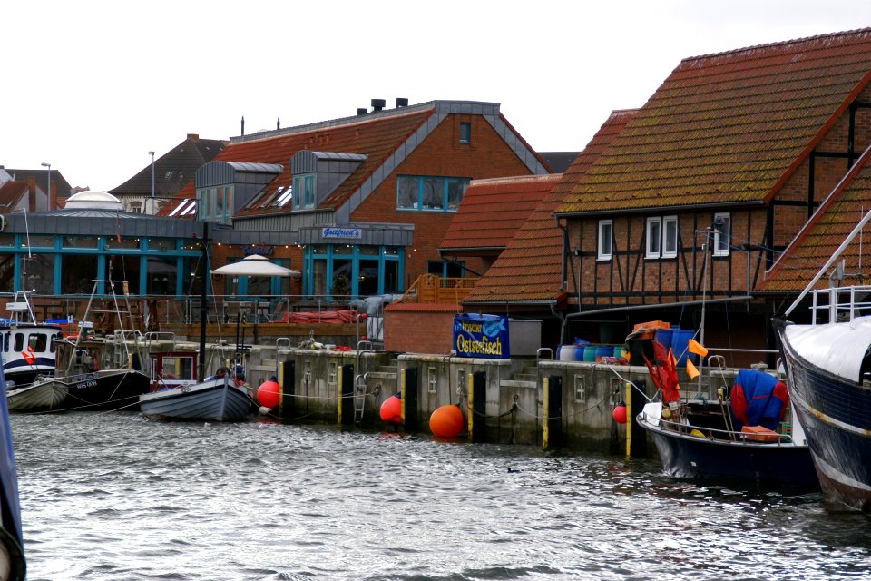 2012.02.25.135257 Alter Holzhafen Wismar