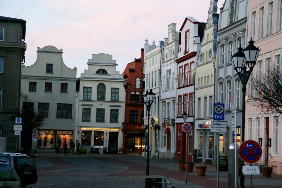 2012.02.25.174023 Abendstimmung Marktplatz Wismar