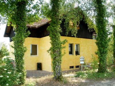 20110528Bahnwaerterhaeuschen Hockenheim2